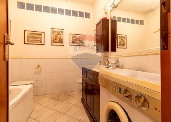 Bagno - Quadrilocale VIA F. ROSASPINA
 
54, Roma - foto 9