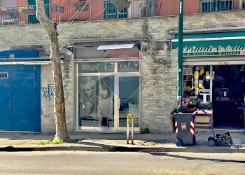 Edificio all\'aperto - Negozio Via Bernardo Cavallino
 
63A, Napoli - foto 4