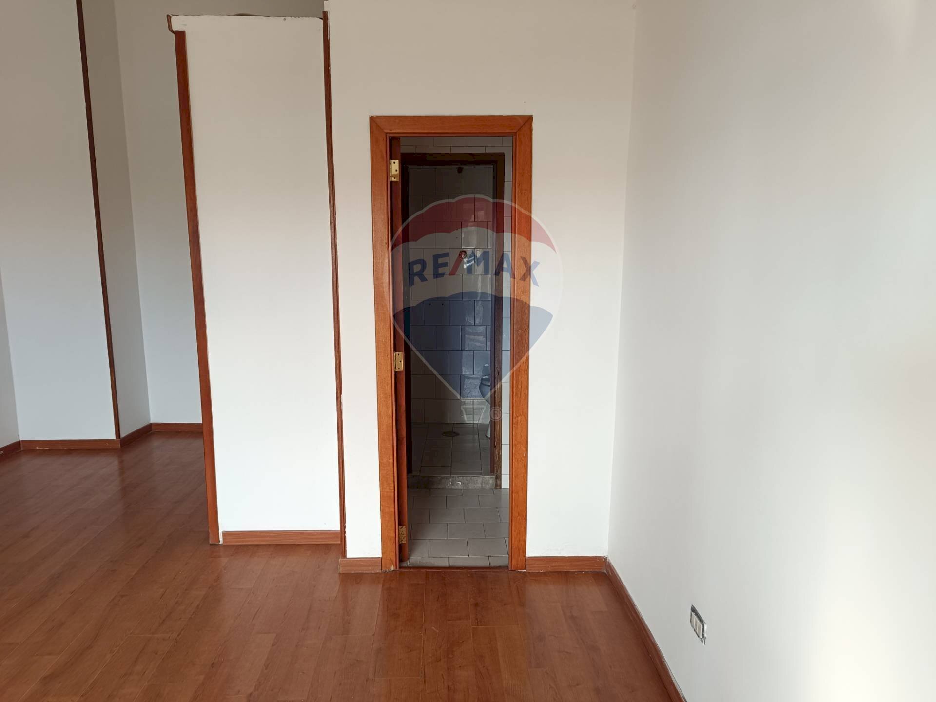 Stanza vuota - Locale Commerciale Corso Vittorio Emanuele
146, Napoli - foto 3