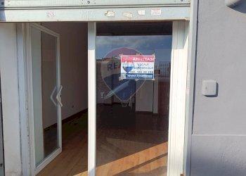 Non correlato - Locale Commerciale Corso Vittorio Emanuele
 
146, Napoli - foto 1