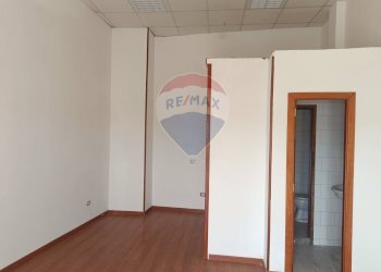 Stanza vuota - Locale Commerciale Corso Vittorio Emanuele
 
146, Napoli - foto 5