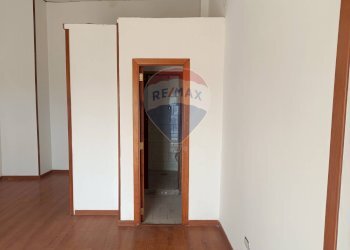 Stanza vuota - Locale Commerciale Corso Vittorio Emanuele
 
146, Napoli - foto 6