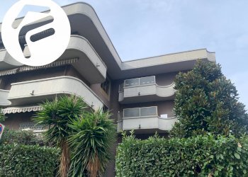 facciata - Apartment Viale Roma
 
77, Massa - photo 24