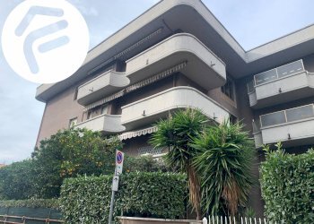 facciata - Apartment Viale Roma
 
77, Massa - photo 25