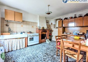 cucina abitabile - Rustic Via Debbia Vecchia, Montignoso - photo 3