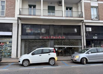 Edificio all\'aperto - Negozio Via De Gasperi
 
20, Treviso - foto 9