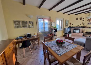 Sala da pranzo - Trilocale via vittorio emanuele II
 
65, Cernobbio - foto 7