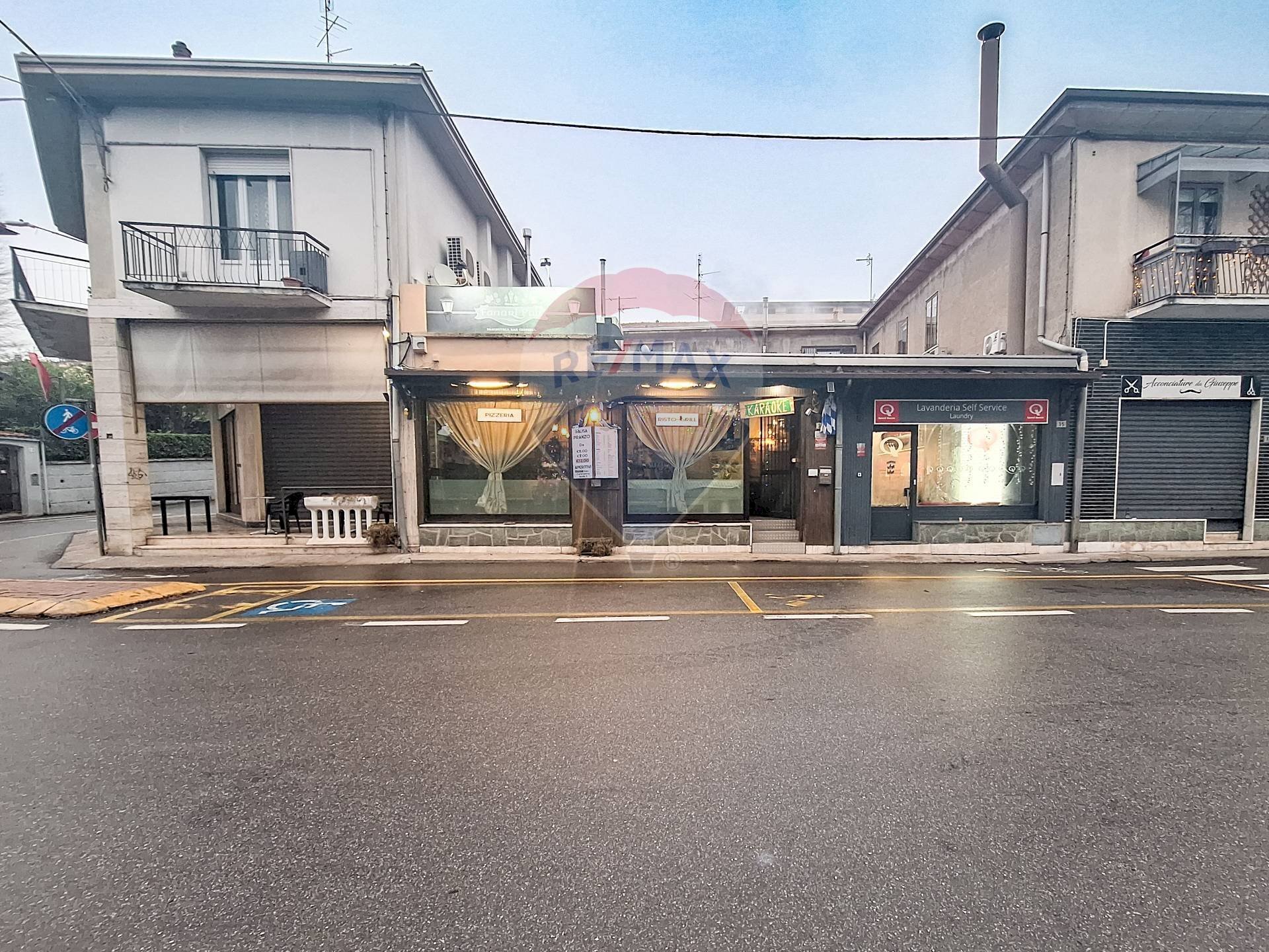 Edificio all\'aperto - Commercial Premises VIA CROCEFISSO
 
33, Tradate - photo 1