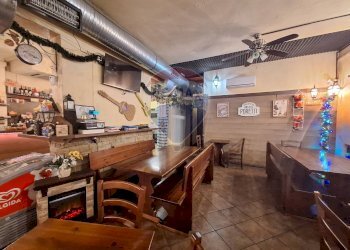 Sala da pranzo - Locale Commerciale VIA CROCEFISSO
 
33, Tradate - foto 7