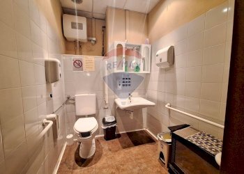 Bagno - Locale Commerciale VIA CROCEFISSO
 
33, Tradate - foto 17