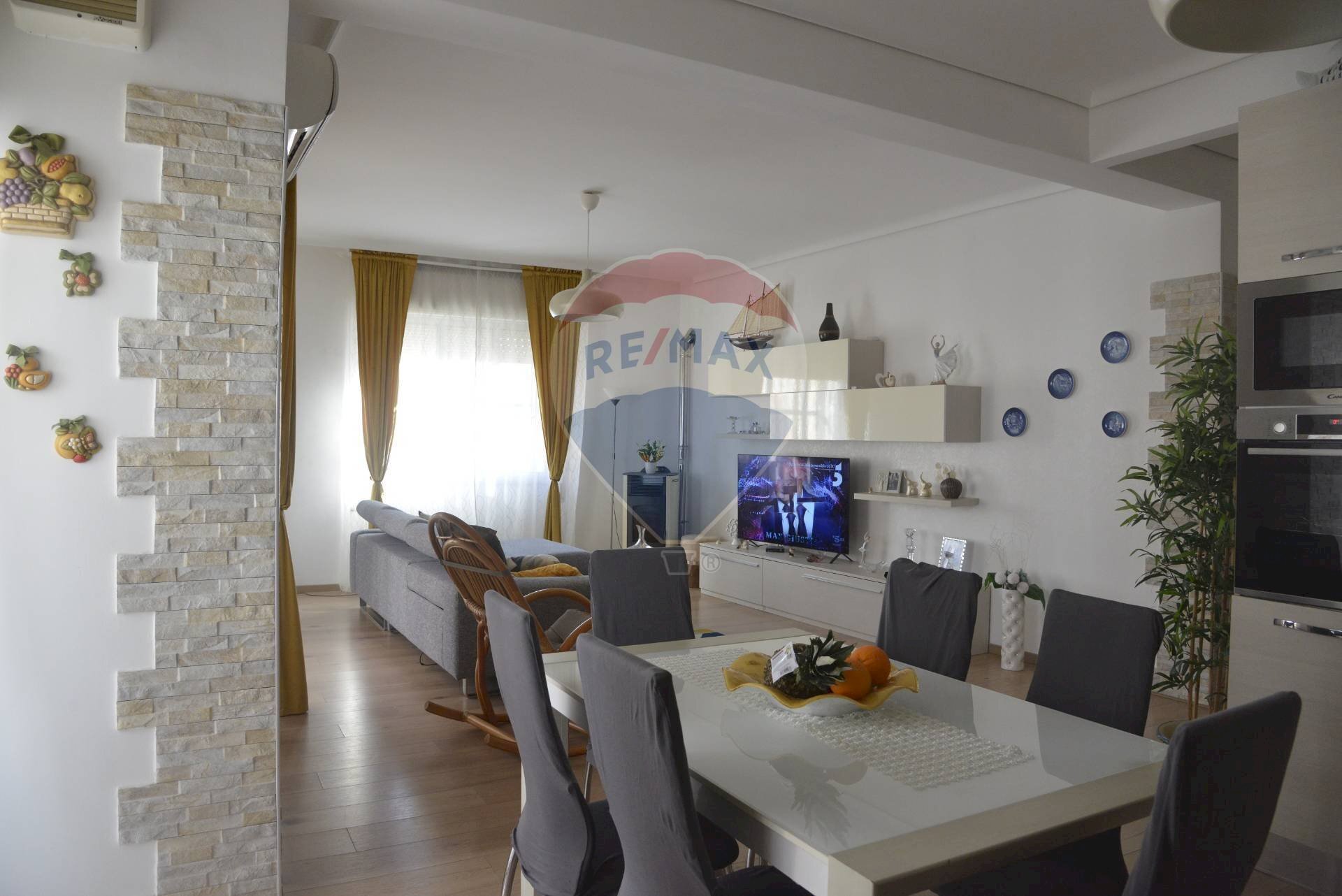 Sala da pranzo - Appartamento via Rossini
 
87, Santa Croce Camerina - foto 2