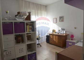 Camera / camera da letto - Appartamento via Rossini
 
87, Santa Croce Camerina - foto 8