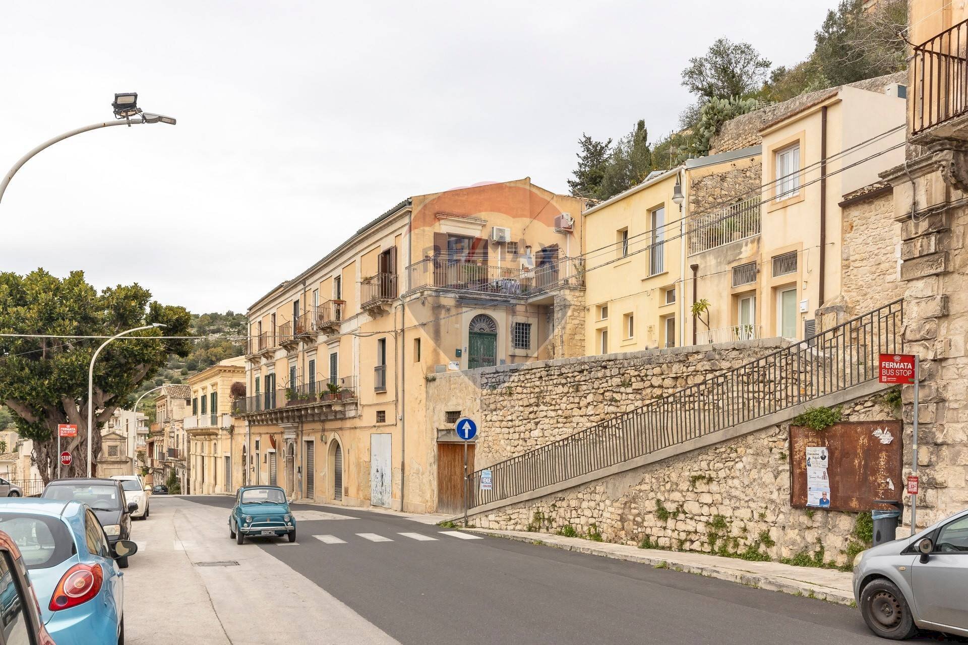 Edificio all\'aperto - Quadrilocale Via Calamezzana
 
1, Modica - foto 2
