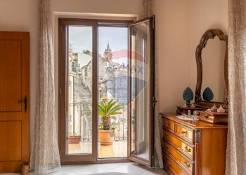 Hall / corridoio - Quadrilocale Via Calamezzana
 
1, Modica - foto 28