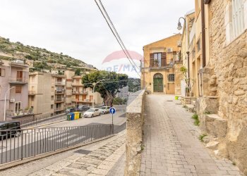 Edificio all\'aperto - Quadrilocale Via Calamezzana
 
1, Modica - foto 44