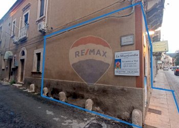 Edificio all\'aperto - Negozio via generale amato
 
45, Comiso - foto 4