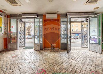 Ricezione / Lobby - Commercial Premises Via Tuscolana
 
687, Roma - photo 6