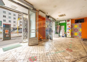 Ricezione / Lobby - Commercial Premises Via Tuscolana
 
687, Roma - photo 7