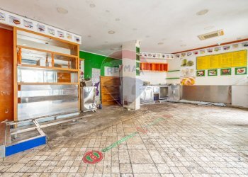 Soggiorno - Commercial Premises Via Tuscolana
 
687, Roma - photo 8