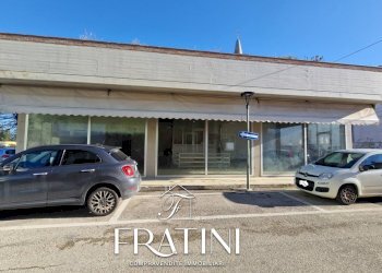 Foto 1 - Commercial Premises VIA MARCONI
 
8, Ancarano - photo 1
