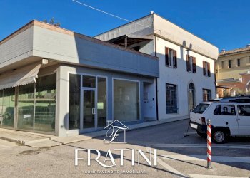 Foto 2 - Commercial Premises VIA MARCONI
 
8, Ancarano - photo 2