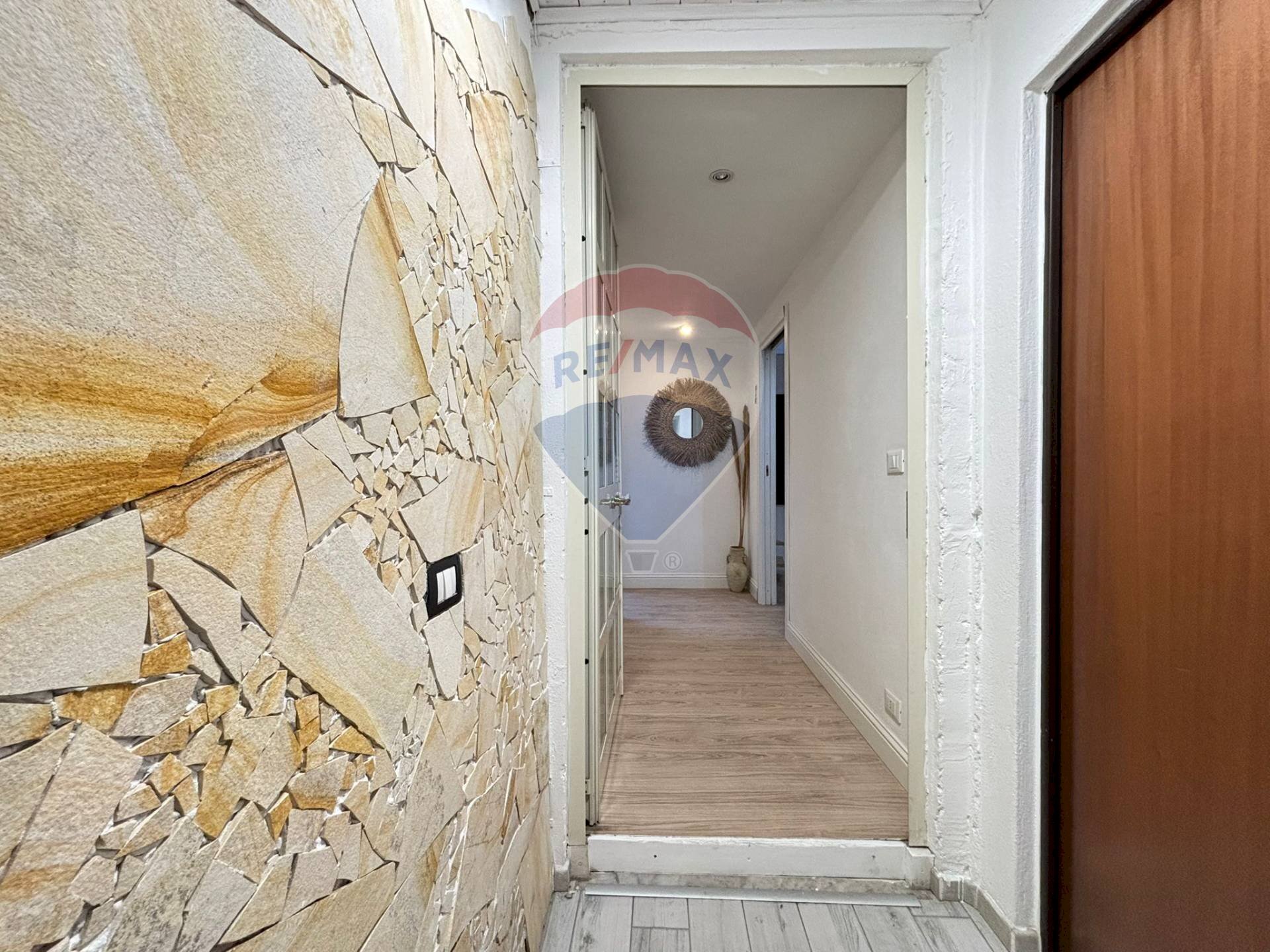 Hall / corridoio - Quadrilocale Via Garibaldi
120, Cagliari - foto 3