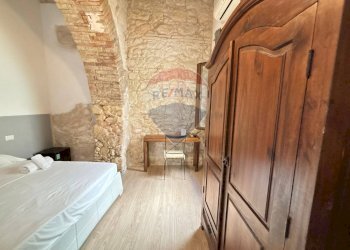 Camera / camera da letto - Quadrilocale Via Garibaldi
 
120, Cagliari - foto 31