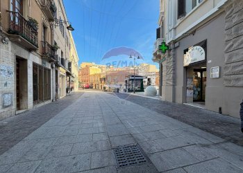 Edificio all\'aperto - Quadrilocale Via Garibaldi
 
120, Cagliari - foto 37