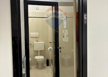 Bagno - Ufficio Centro Direzionale isola F/12
F/12, Napoli - foto 11