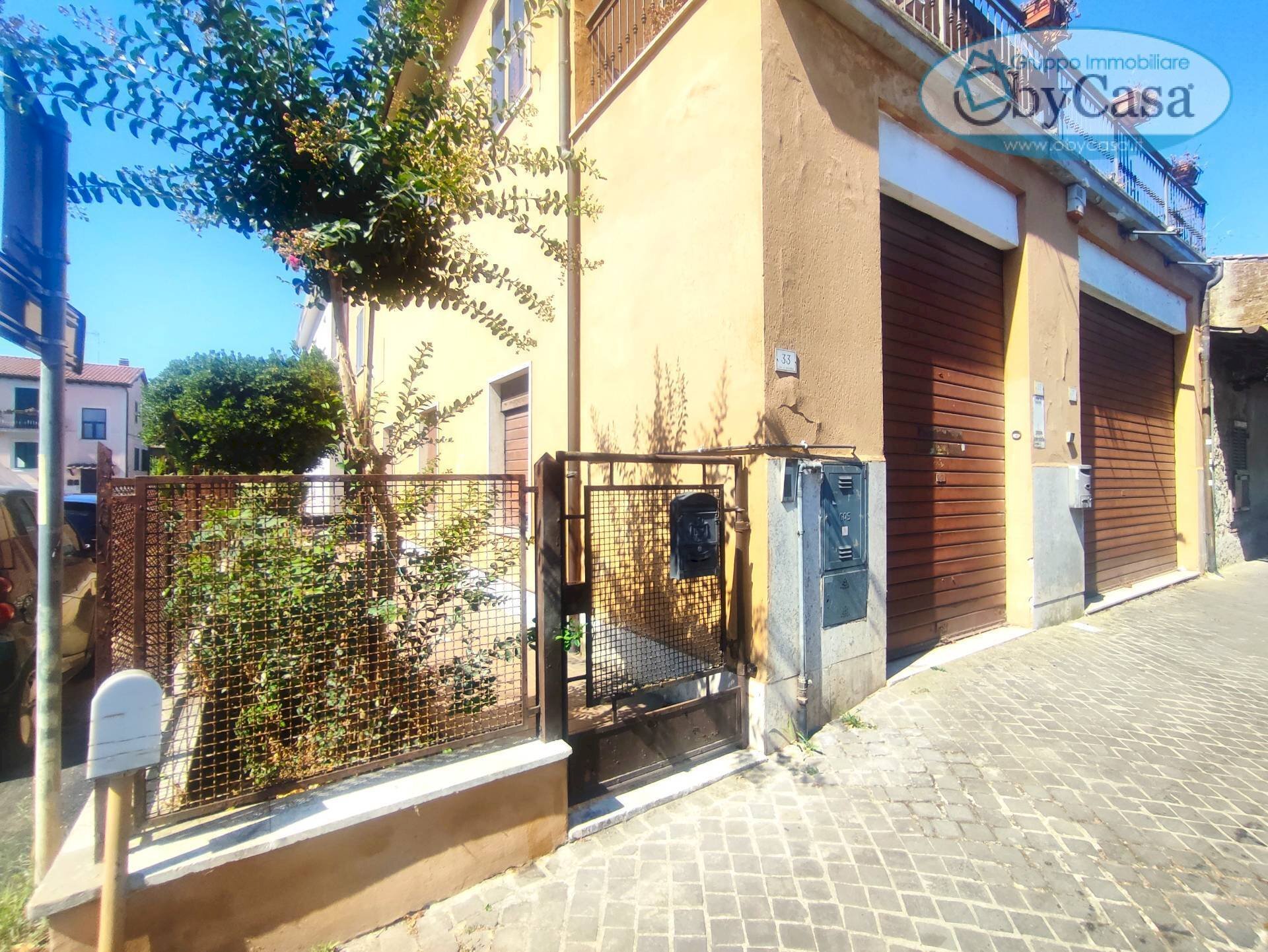 Foto 3 - Locale Commerciale Via IV Novembre
 
33, Manziana - foto 3