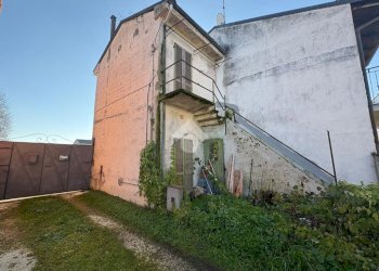 Casa semi indipendente Via IV Novembre, Borgolavezzaro - foto 2