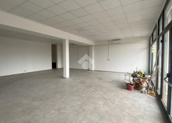 Negozio via Scossabrillo, Dozza - foto 1