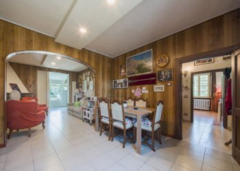 INTERESSANTE VILLA SINGOLA con ampio terreno disp - Villa Via delle Scuole 38, Lucca - foto 2