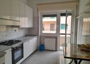 WhatsApp Image 2025-12-09 at 15.52.00 (1).jpeg - Appartamento Via Antonio Cecchi 15, Genova (zona Foce) - foto 2