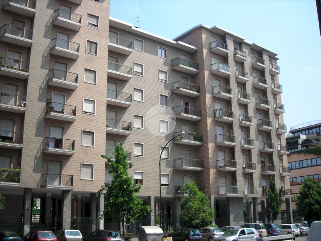 Four-room apartment Via Pio VII, Torino (neighborhood Lingotto) - photo 1