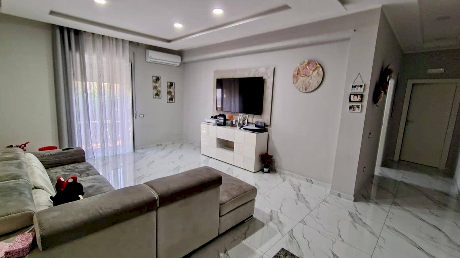 Foto 2 - Appartamento Via Ofanto
 
2, Acerra - foto 2