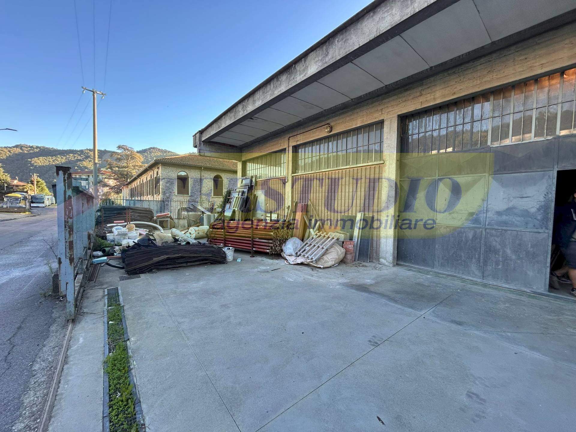 Foto 3 - Capannone Via Ca Ferrario
 
8, Caprino Bergamasco - foto 3