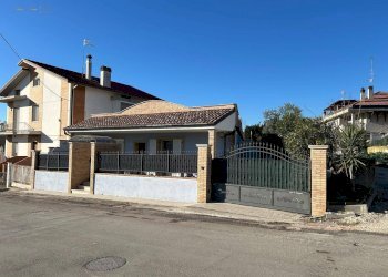 Foto 3 - Villa via Moncalieri
 
13, San Benedetto del Tronto - photo 3