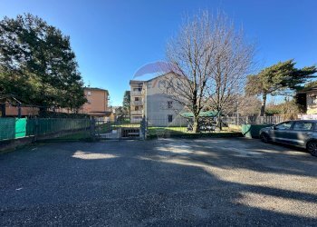 Edificio all\'aperto - Trilocale via Risorgimento
 
6, Buguggiate - foto 29