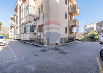 Edificio all\'aperto - Bilocale Via Molara
 
60, Palermo - foto 1