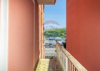 Balcone - Quadrilocale Via Etnea
 
187, Lentini - foto 17