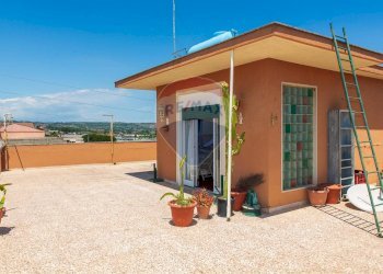 Terrazza - Quadrilocale Via Etnea
 
189, Lentini - foto 33