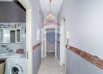 Hall / corridoio - Trilocale Corso indipendenza
 
225, Catania - foto 8