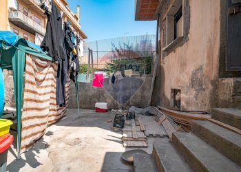 Edificio all\'aperto - Casa indipendente via donizzetti
 
46, Catania - foto 16