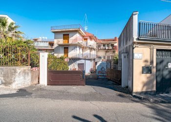 Casa all\'aperto - Box Via Chiesa Antica
 
snc, Viagrande - foto 2