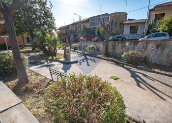 Edificio all\'aperto - Box Via Chiesa Antica
 
snc, Viagrande - foto 4