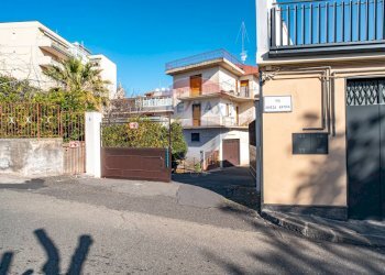 Casa all\'aperto - Box Via Chiesa Antica
 
snc, Viagrande - foto 5