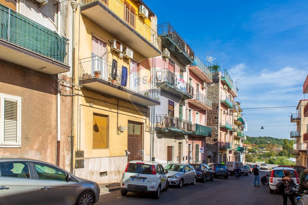 Edificio all\'aperto - Trilocale Via Del Caravaggio
 
25, Catania - foto 1