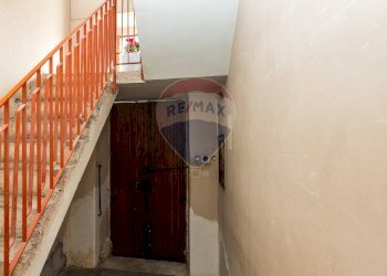 Scale - Trilocale Via Del Caravaggio
 
25, Catania - foto 7