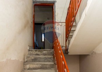 Scale - Trilocale Via Del Caravaggio
 
25, Catania - foto 8